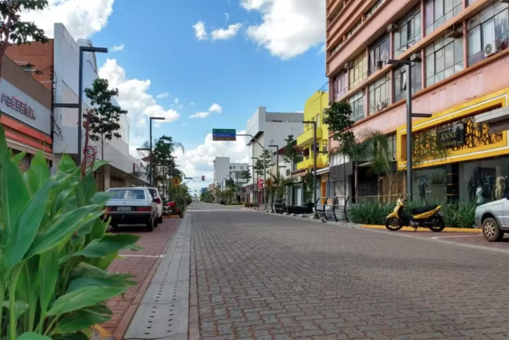 Feriado de 12 de outubro altera funcionamento do comércio, bancos e serviços públicos em Campo Grande
