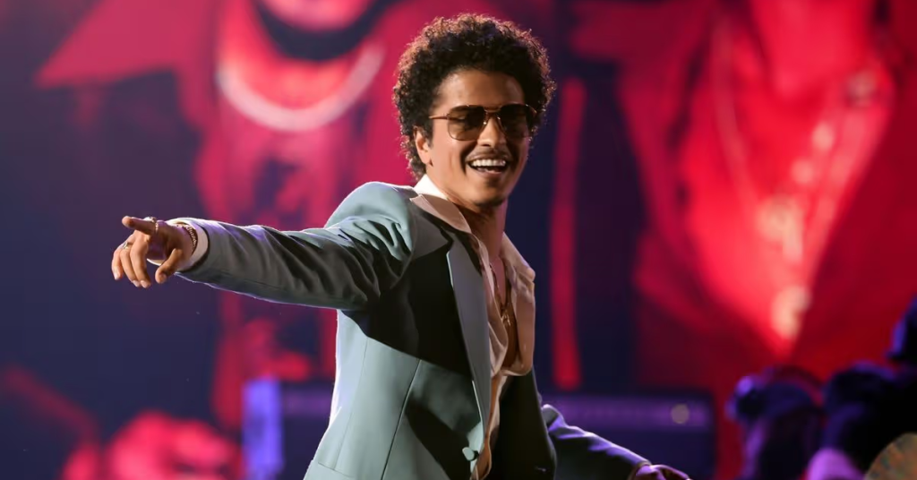 Bruno Mars quebra expectativas e esgota três apresentações no Stade de France