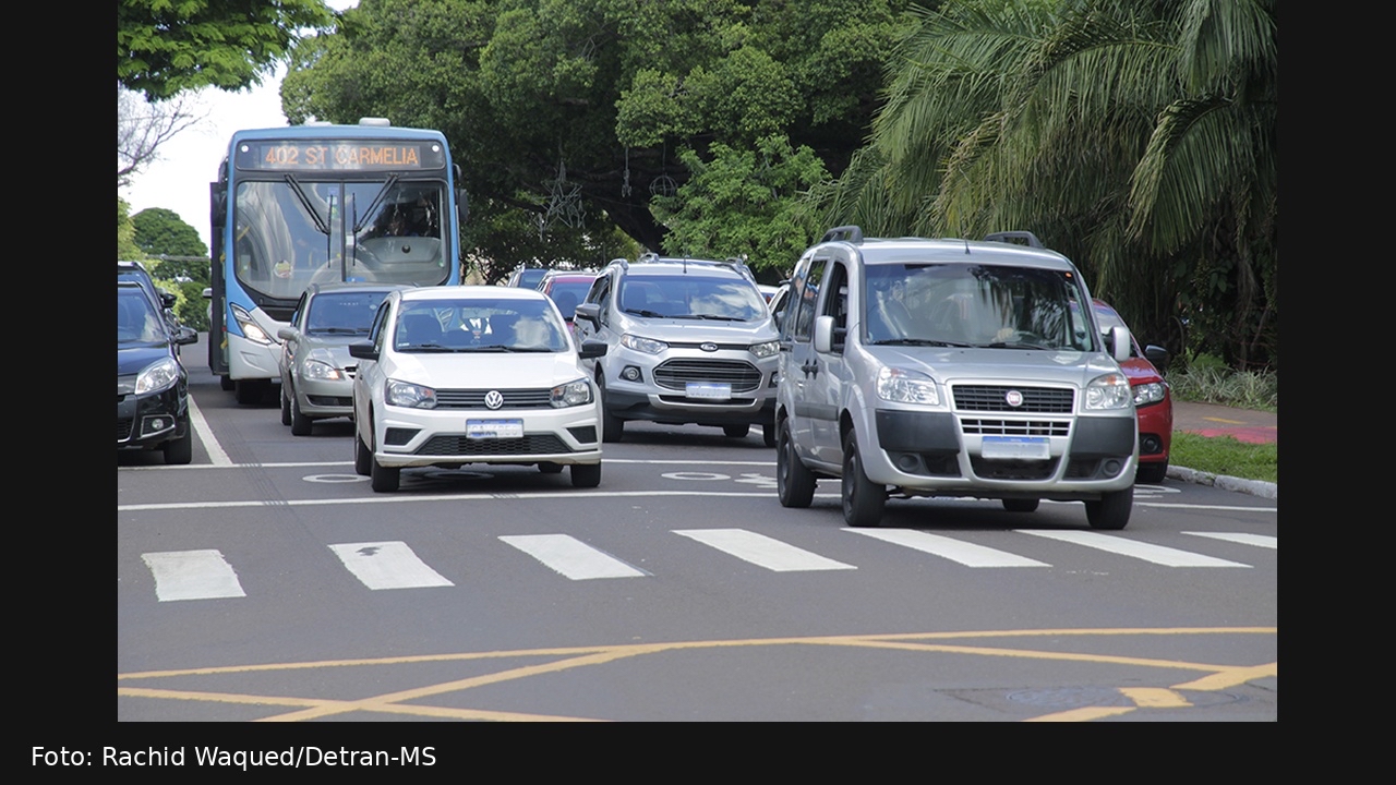 Prazo do licenciamento de placa final zero terminou; motoristas devem conferir documento