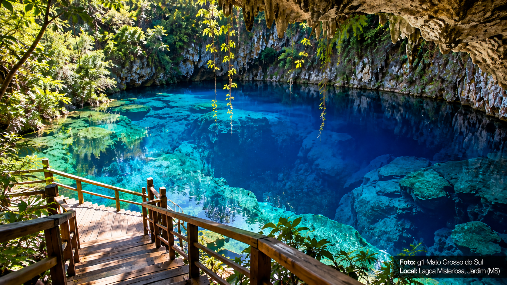 Lagoa Misteriosa revela fenômeno natural que transforma águas cristalinas em espetáculo azul em Mato Grosso do Sul